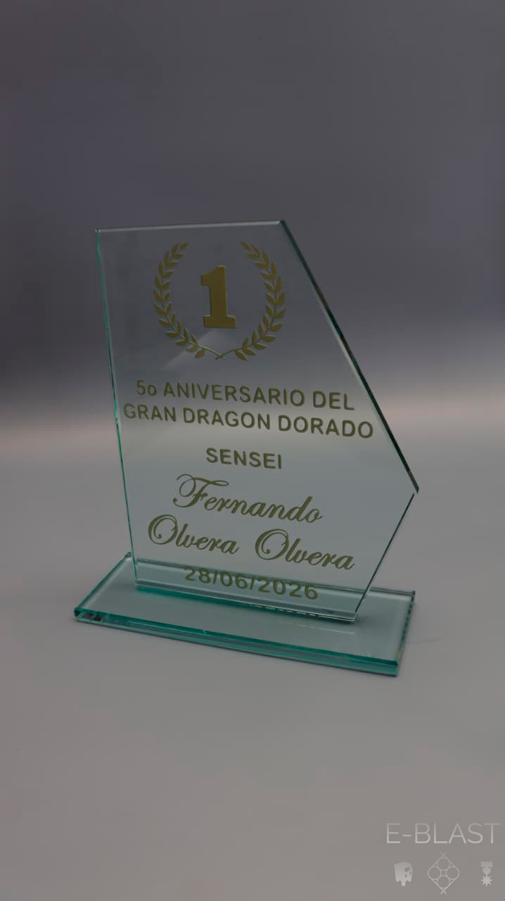 Reconocimiento de primer lugar del Gran Dragón Dorado.