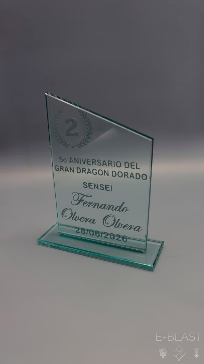 Reconocimiento de segundo lugar del Gran Dragón Dorado.